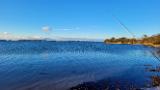 Kaiserwetter aber immer noch ordentlich Ostwind. Ich wollte eigentlich in der Hoffnung auf einen Blankfisch an die offene Küste, aber da ging nix. Also ab zum ersten Spot im Windschatten. Schnell das Gerödel angezogen und los ging´s. Kaiserwetter aber immer noch ordentlich Ostwind. Ich wollte eigentlich in der Hoffnung auf einen Blankfisch an die offene Küste, aber da ging nix. Also ab zum ersten Spot im Windschatten. Schnell das Gerödel angezogen und los ging´s.